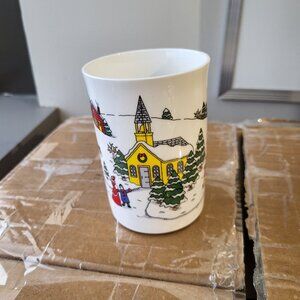 Vintage Christmas/ Winter Fine Bone China Mug Made in India GUC see pictures
